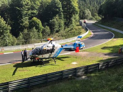 Este accidente grave en Nürburgring ha tenido 10 vehículos implicados, varios heridos... y algunos de ellos españoles