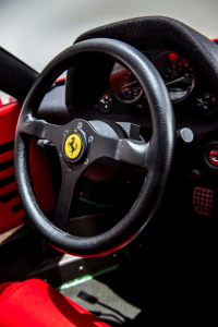 Este Ferrari F40 de 1989 sale a subasta: Harás lo que sea para conseguir el millón de euros que cuesta
