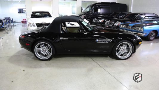 ¿Quieres un rarísimo BMW Z8 Alpina? Ahora puedes hacerte con uno, date prisa antes de que sigan subiendo más de precio...