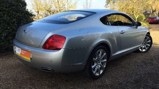 Con este Bentley Continental GT preparado podrás dar la vuelta al mundo sin preocuparte