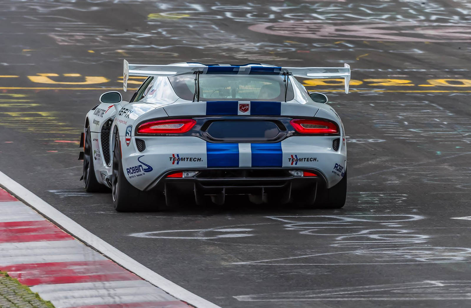 El Dodge Viper ACR vuelve a Nürburgring otra vez y fracasa en el intento de romper los 7 minutos