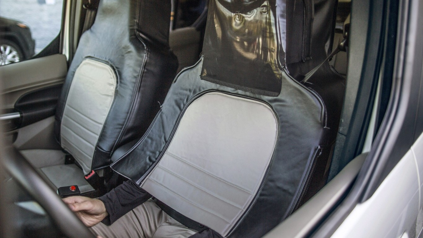 Ford disfraza a un conductor de asiento para desarrollar la conducción autónoma