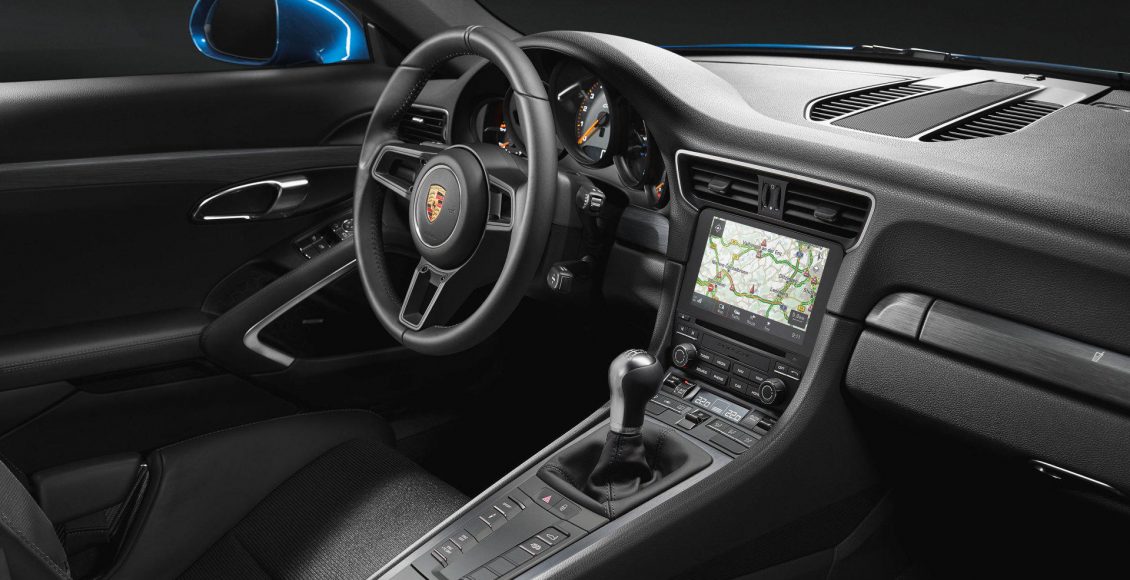 porsche-911-gt3-touring-package-el-gt3-en-el-que-puedes-ir-trajeado-sin-dar-la-nota-01