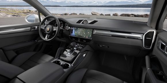 Porsche Cayenne Turbo 2018: 30 CV y 20 Nm más de par para el SUV de altos vuelos