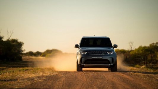 Vídeo: El nuevo Land Rover Discovery es capaz de remolcar un camión de 110 toneladas