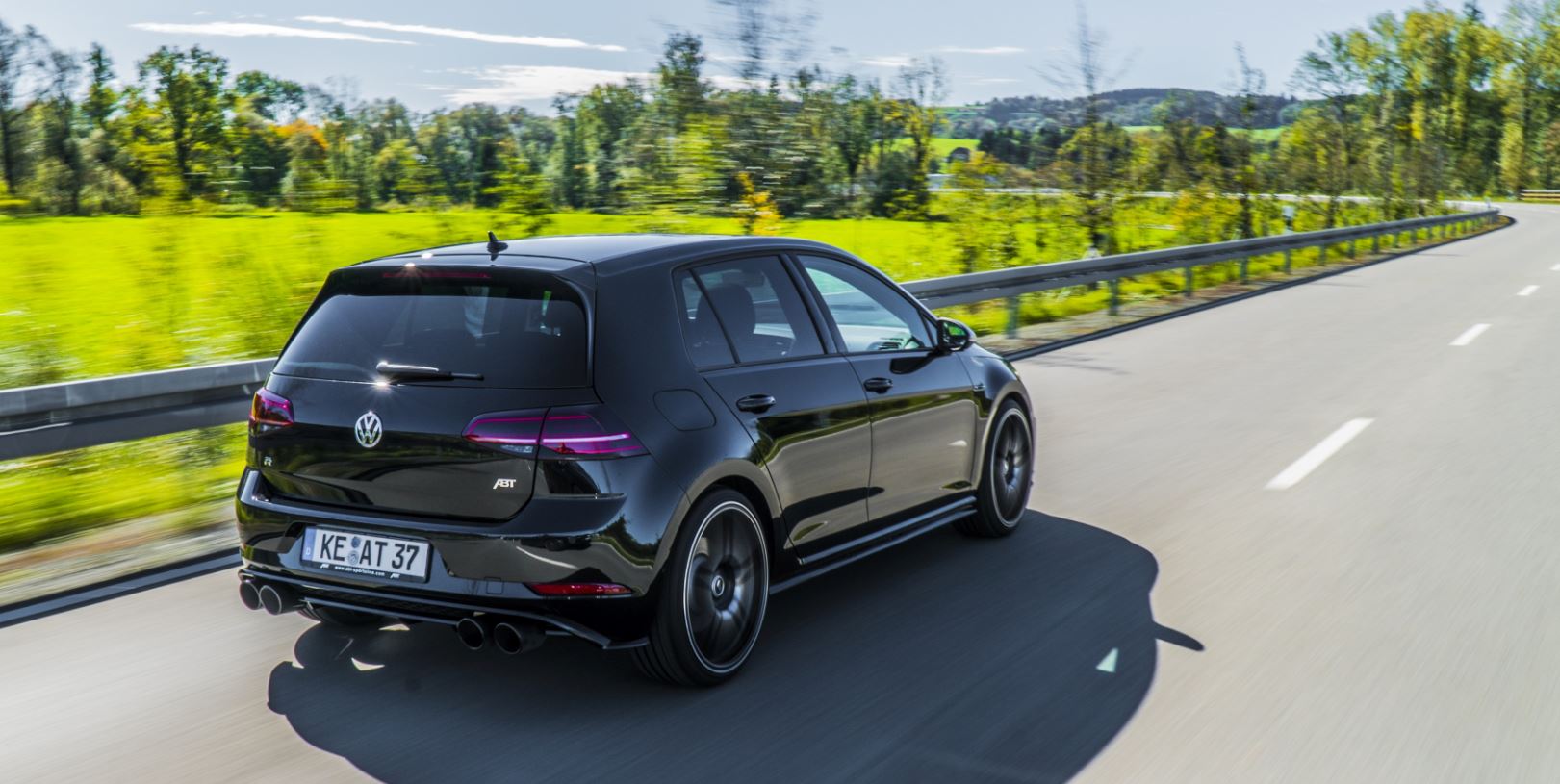 El ABT Volkswagen Golf R recorta distancias con los Audi RS3 y Mercedes-AMG A45