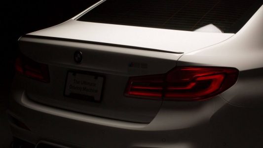 El BMW M5 M Performance llega al SEMA 2017 con grandes dosis de fibra de carbono