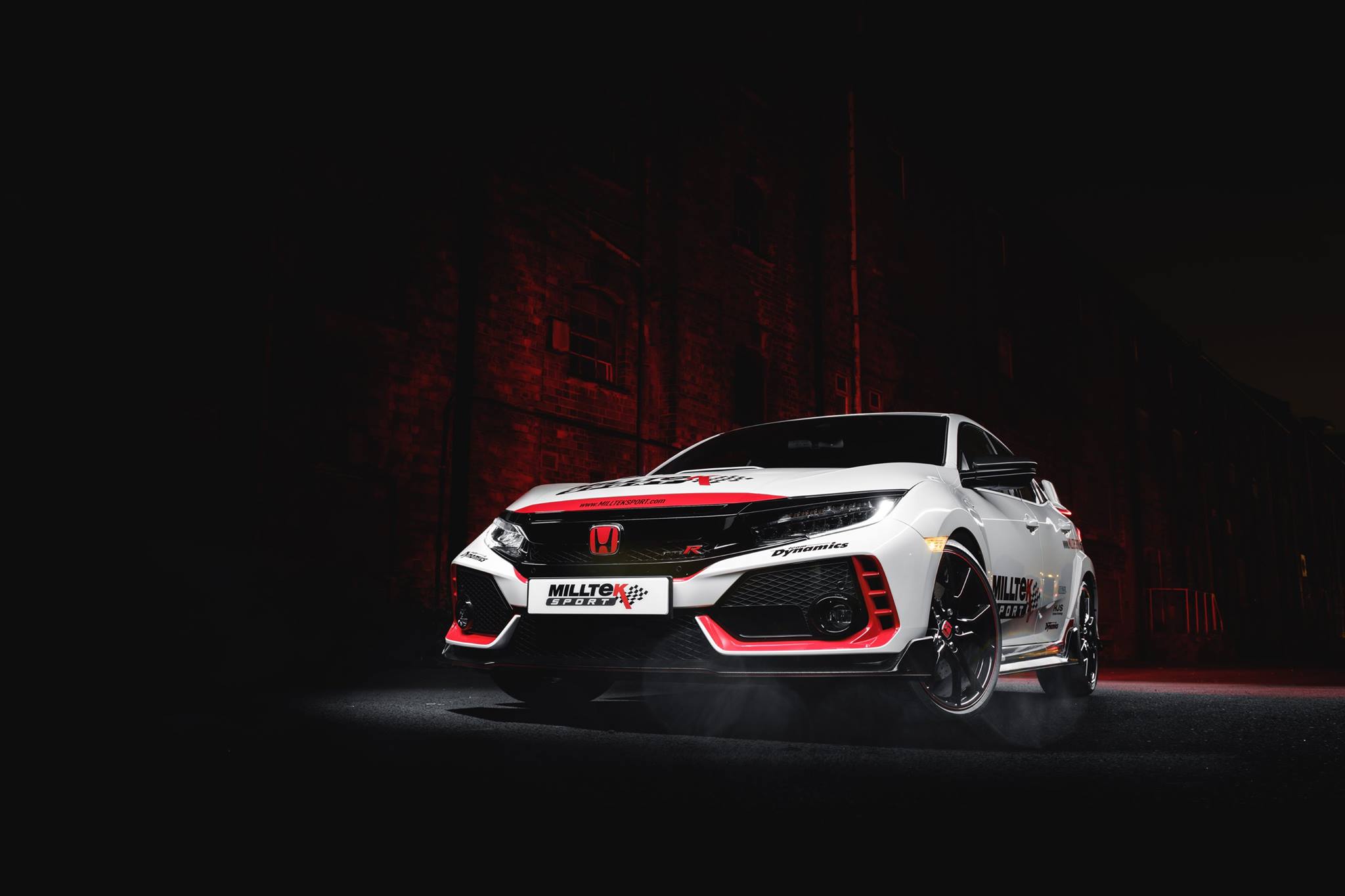 Milltek lanza su escape deportivo para el Honda Civic Type R 2018: Hora del mambo