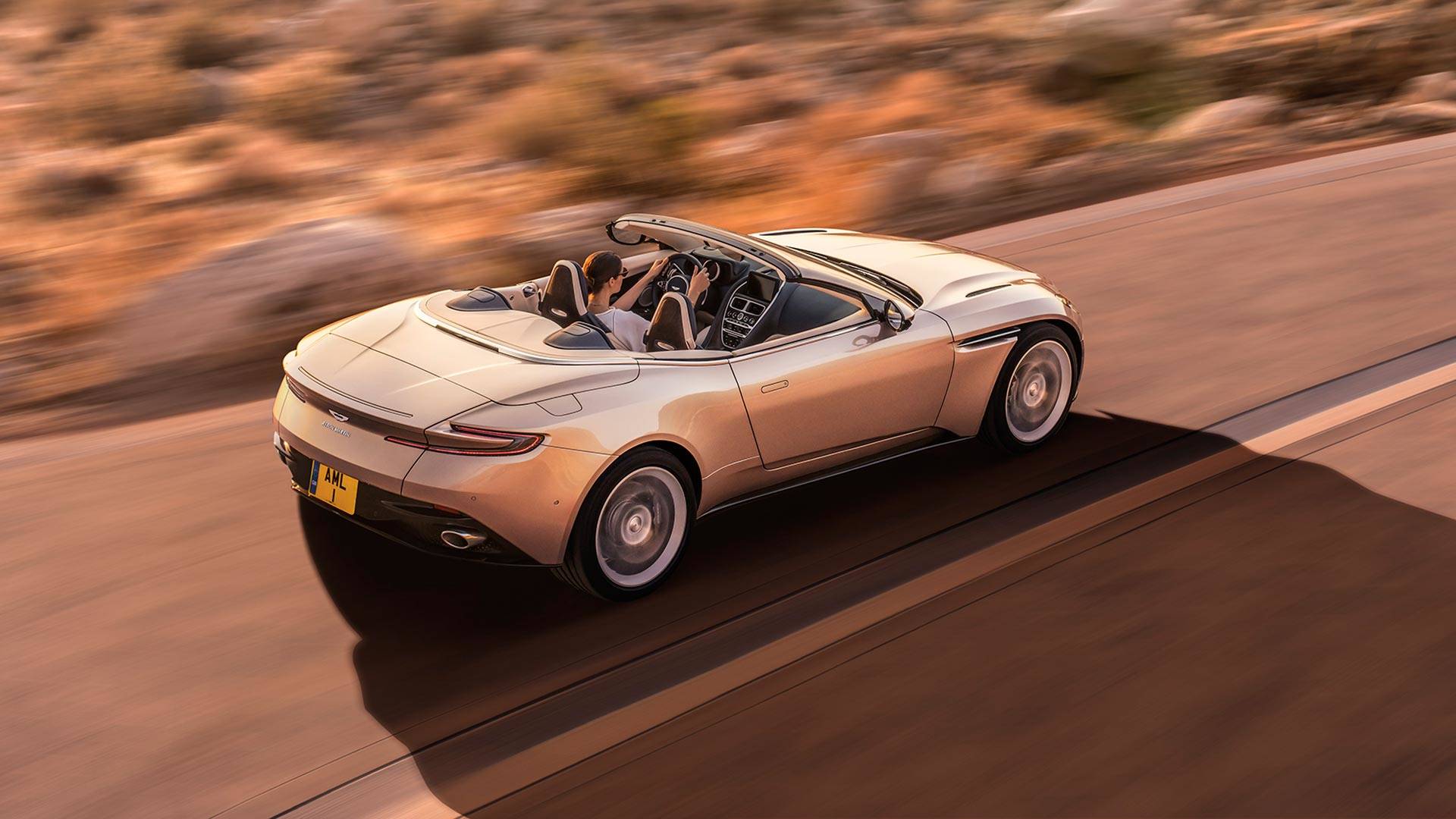 Oficial: Aston Martin DB11 Volante, a cielo descubierto