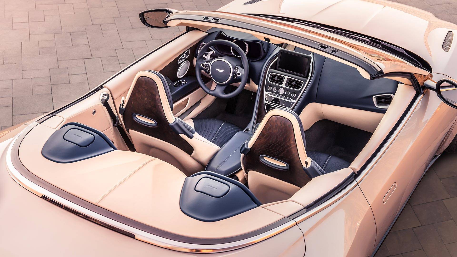 Oficial: Aston Martin DB11 Volante, a cielo descubierto