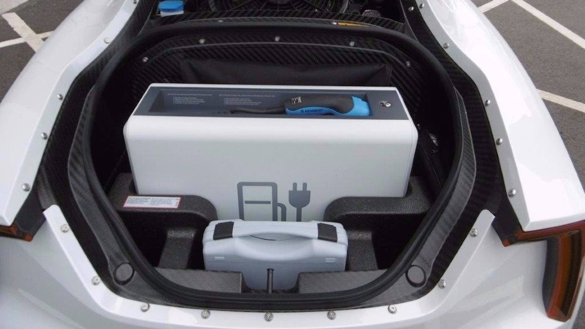 ¿Quieres hacerte con un Volkswagen XL1 prácticamente a estrenar? Ahora puedes, pero necesitarás 112.000 euros
