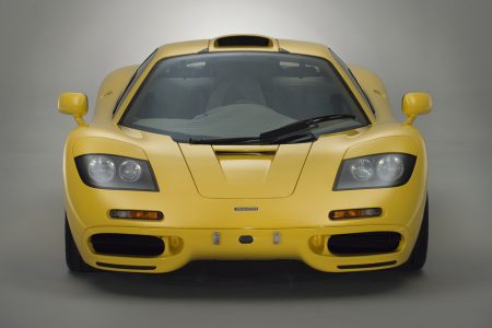 Todavía estás a tiempo: Sale a la venta un McLaren F1 de 1997 a estrenar... ¡conserva hasta los plásticos de fábrica!