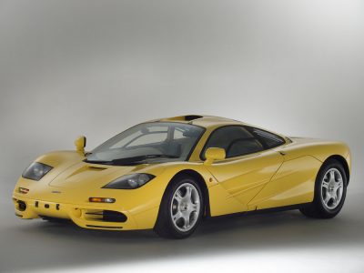 Todavía estás a tiempo: Sale a la venta un McLaren F1 de 1997 a estrenar... ¡conserva hasta los plásticos de fábrica!