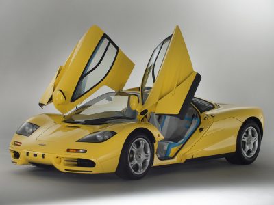 Todavía estás a tiempo: Sale a la venta un McLaren F1 de 1997 a estrenar... ¡conserva hasta los plásticos de fábrica!