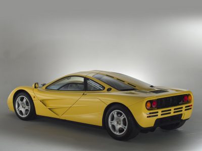 Todavía estás a tiempo: Sale a la venta un McLaren F1 de 1997 a estrenar... ¡conserva hasta los plásticos de fábrica!