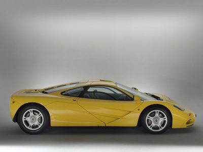 Todavía estás a tiempo: Sale a la venta un McLaren F1 de 1997 a estrenar... ¡conserva hasta los plásticos de fábrica!