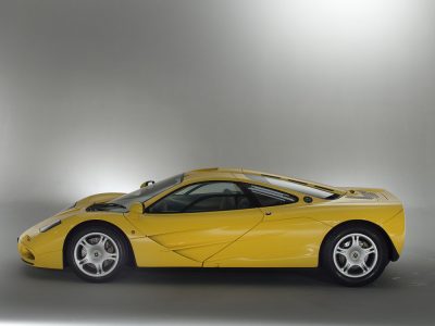 Todavía estás a tiempo: Sale a la venta un McLaren F1 de 1997 a estrenar... ¡conserva hasta los plásticos de fábrica!