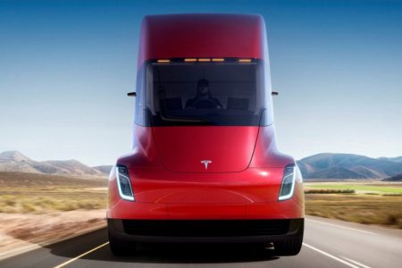 Así es el camión de Tesla: ¡800 kilómetros de autonomía!