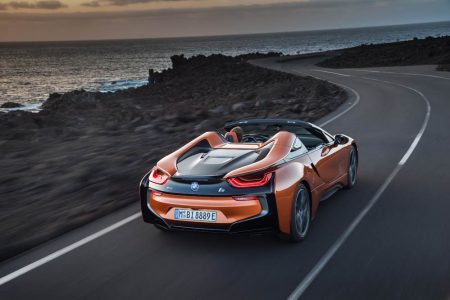 BMW i8 Roadster: Ya es oficial la versión sin techo... y viene con más potencia