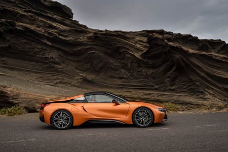 BMW i8 Roadster: Ya es oficial la versión sin techo... y viene con más potencia