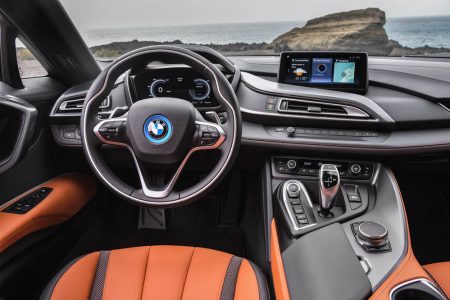 BMW i8 Roadster: Ya es oficial la versión sin techo... y viene con más potencia