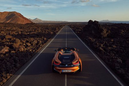 BMW i8 Roadster: Ya es oficial la versión sin techo... y viene con más potencia