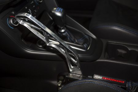 Montar un freno de mano hidráulico homologado para calle es posible en el Ford Focus RS: ¡Hacer drifting será todavía más fácil!