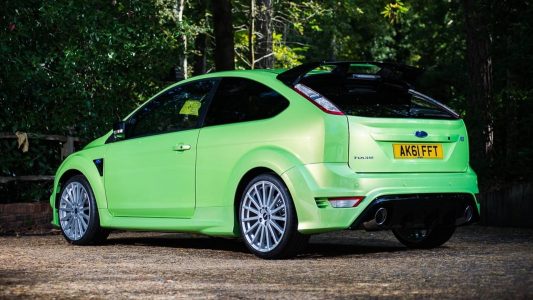 ¿Pagarías casi 50.000 euros por un Ford Focus RS de 2011 con 29 kilómetros?
