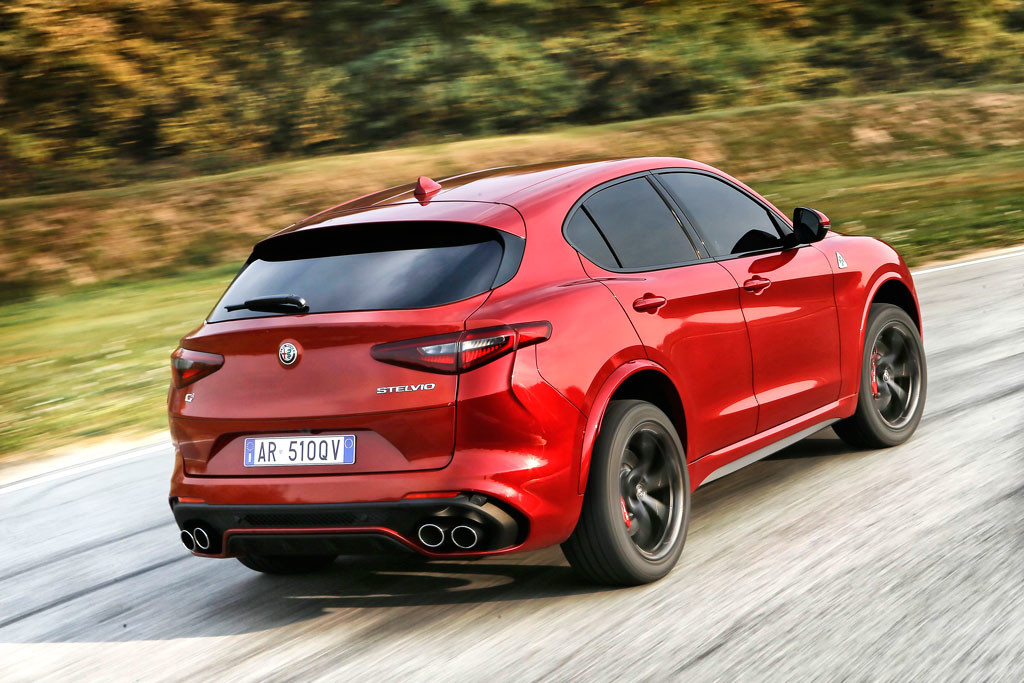 Ya puedes hacerte con el Alfa Romeo Stelvio Quadrifoglio... pagando 104.000 euros