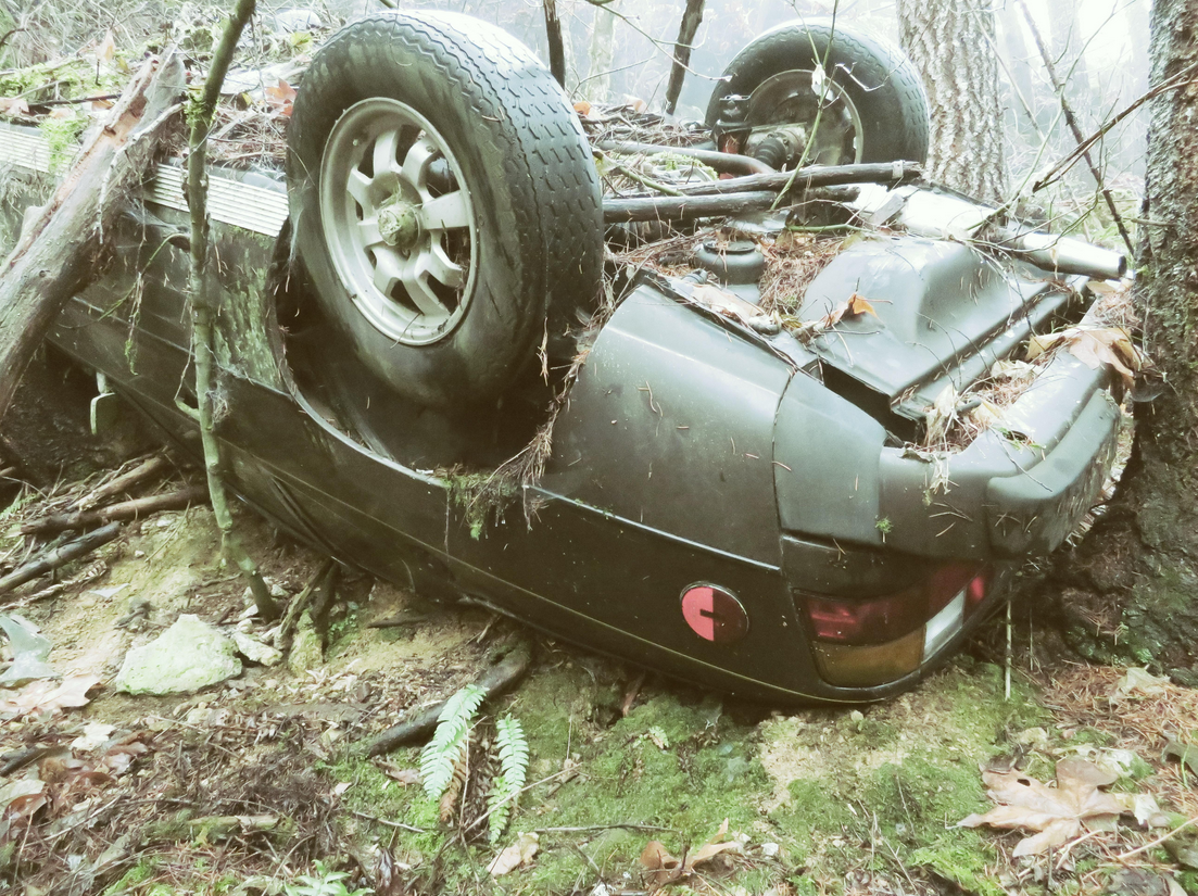 27 años después, este Porsche 924 robado aparece en un bosque de Oregón accidentado