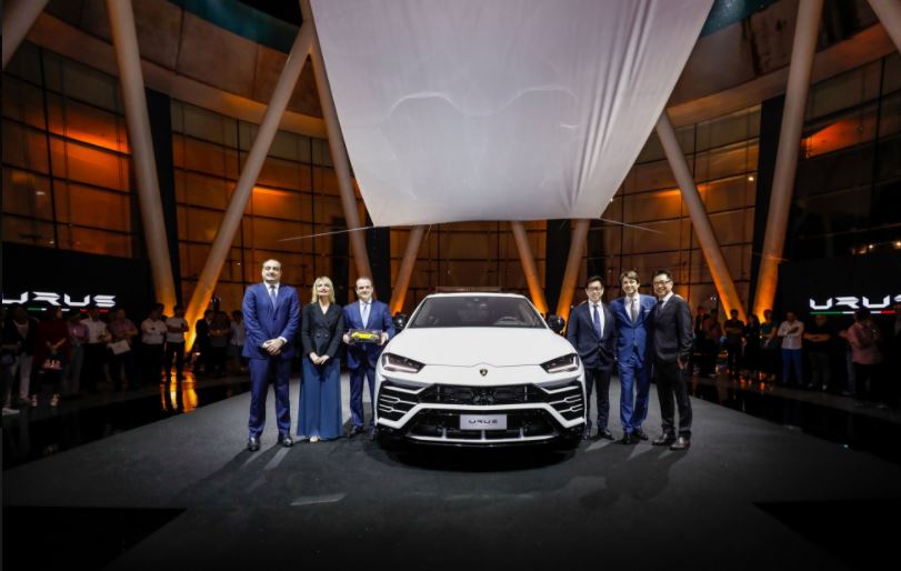 Así es el Lamborghini Urus en blanco, desde Singapur