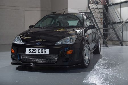 Hacerte con un Ford Focus mk1 con motor Cosworth es posible, aunque eso sí, con volante a la derecha