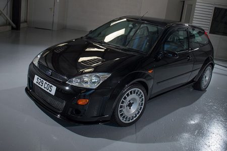 Hacerte con un Ford Focus mk1 con motor Cosworth es posible, aunque eso sí, con volante a la derecha