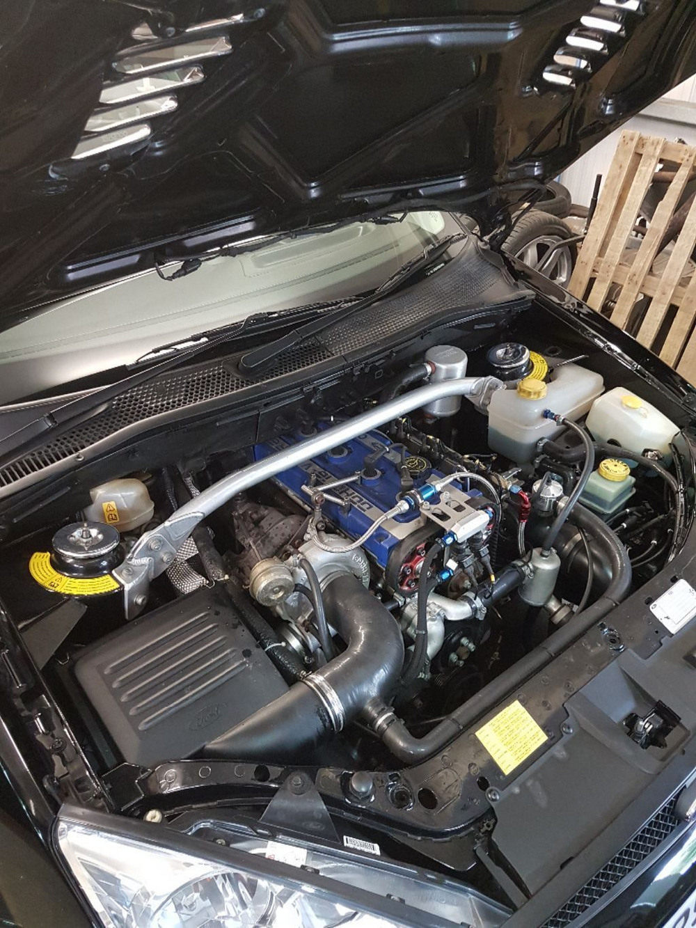 Hacerte con un Ford Focus mk1 con motor Cosworth es posible, aunque eso sí, con volante a la derecha