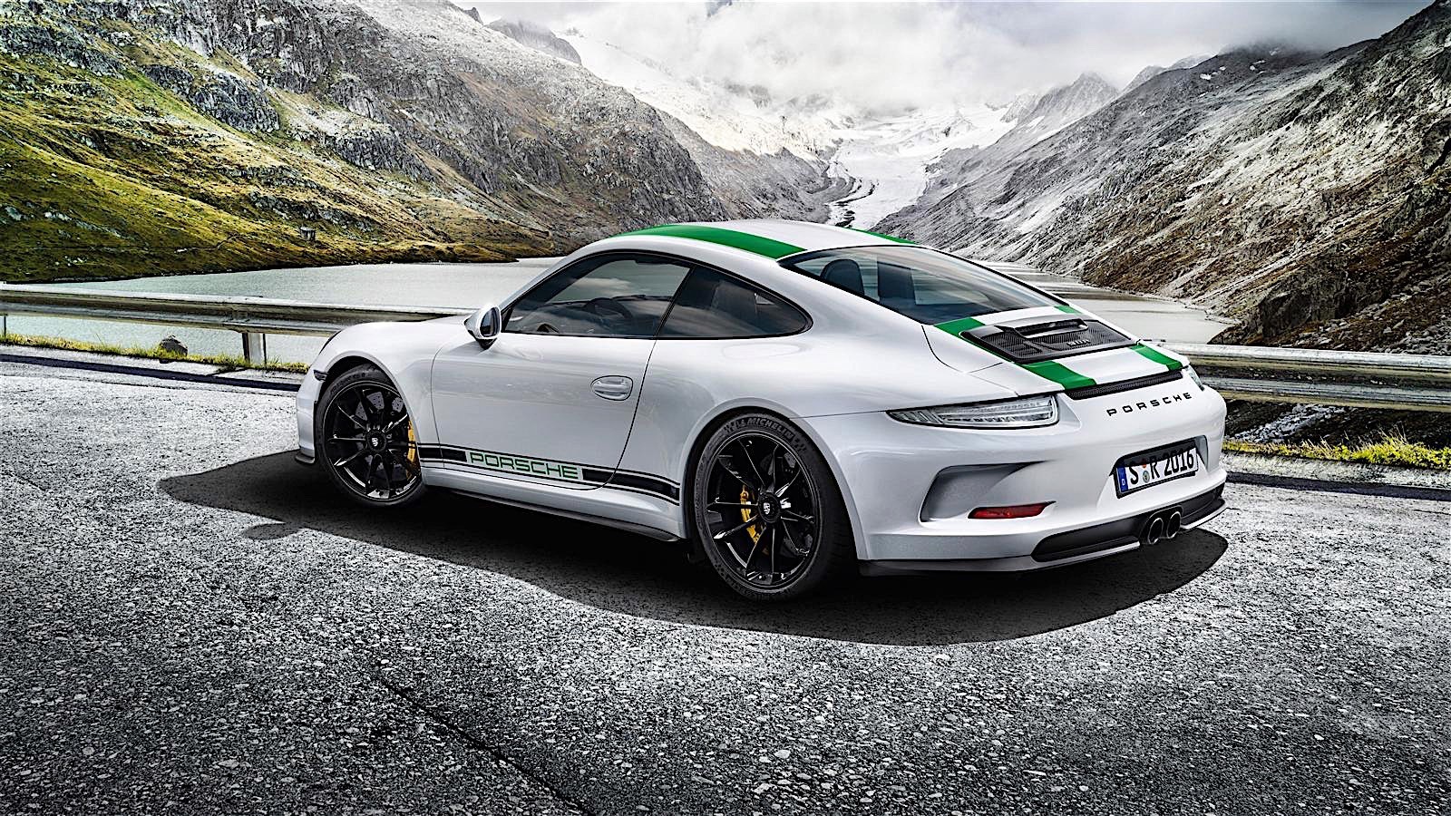 Porsche 911 GT3 "Paquete Touring": Así quieren frenar la especulación que hay en el 911 R