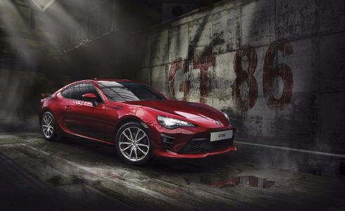 Toyota GT86 2018: Mismo motor 2.0 bóxer de 200 CV, pero frenos Brembo de serie