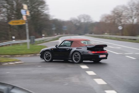 ¿Quieres hacerte con uno de los 14 Porsche 993 Turbo Cabrio? Ahora puedes, aunque no es nada barato