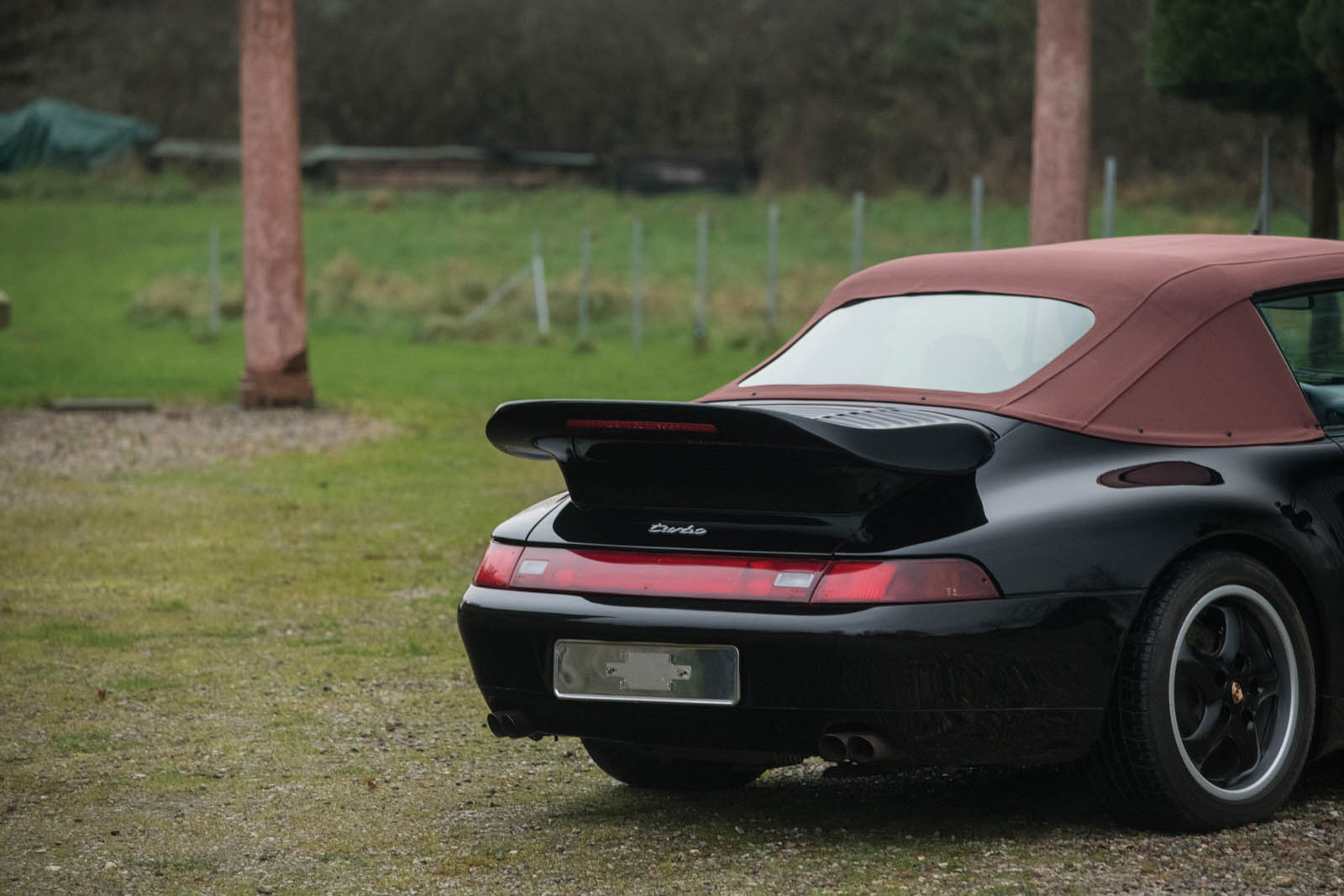 ¿Quieres hacerte con uno de los 14 Porsche 993 Turbo Cabrio? Ahora puedes, aunque no es nada barato