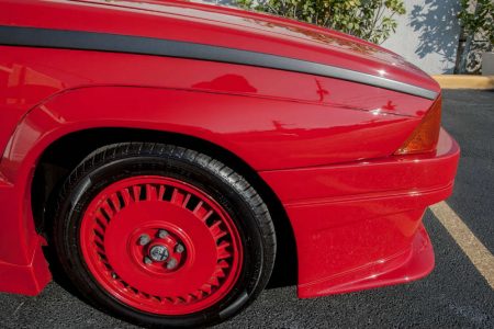 ¿Quieres un Alfa Romeo 75 Turbo Evoluzione? Ahora puedes hacerte con una de las 500 unidades
