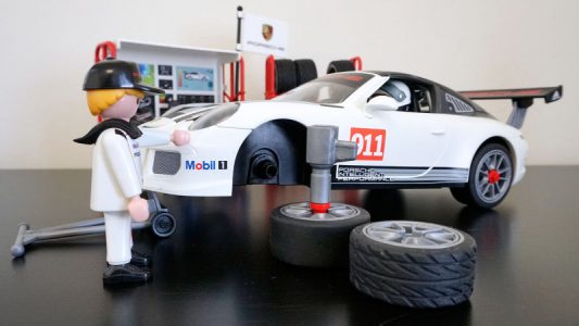 Vuelve a sentirte joven: Playmobil presenta su Porsche 911 GT3 Cup de juguete