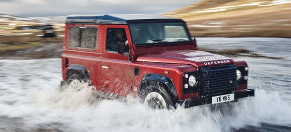 Vuelve el Land Rover Defender: ¡Con un motor V8 y 405 CV de potencia!