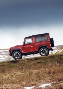 Vuelve el Land Rover Defender: ¡Con un motor V8 y 405 CV de potencia!