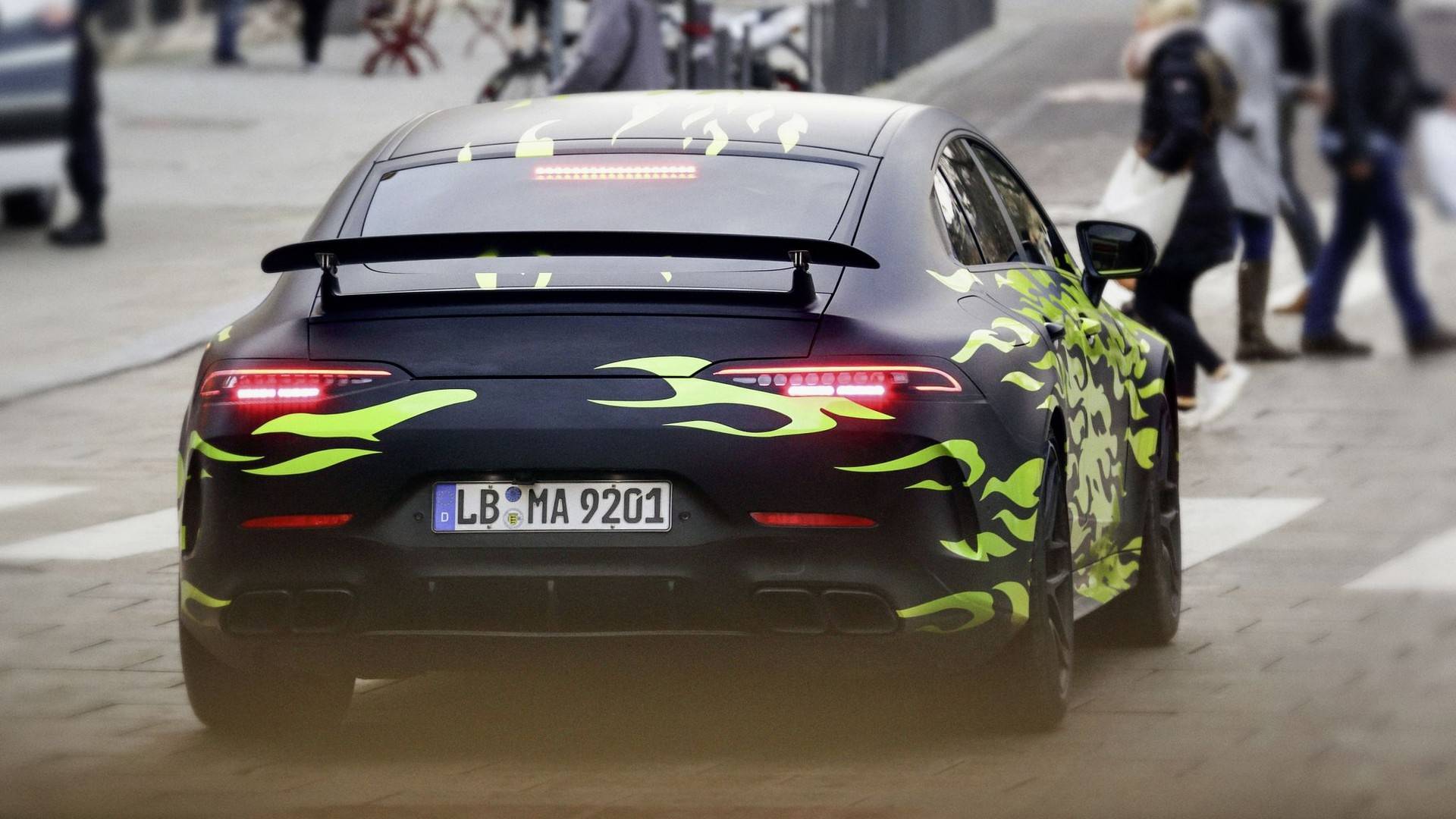 Casi al descubierto: Mercedes AMG GT Coupé, ¡menudo camuflaje!