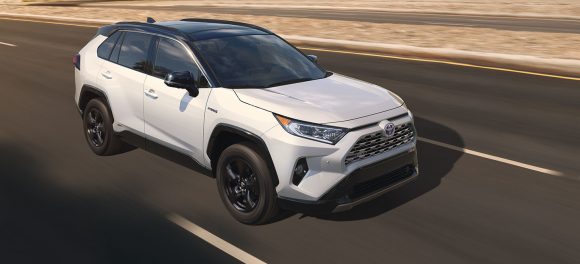El nuevo Toyota RAV4 rompe con lo establecido: ¿Qué aportará frente al actual?