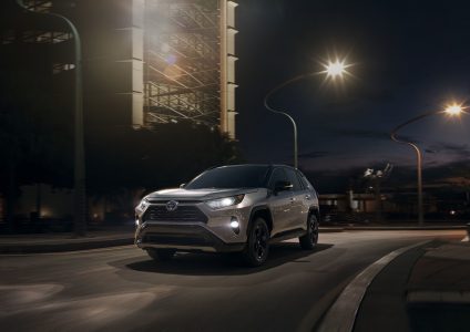 El nuevo Toyota RAV4 rompe con lo establecido: ¿Qué aportará frente al actual?