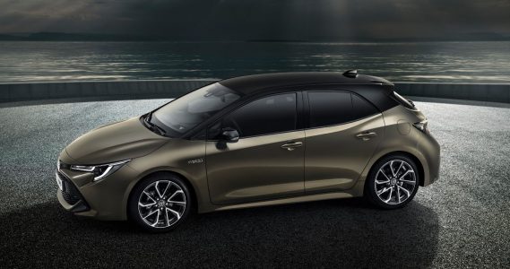 El Toyota Auris 2018 dice adiós al diésel: La apuesta fuerte por la hibridación