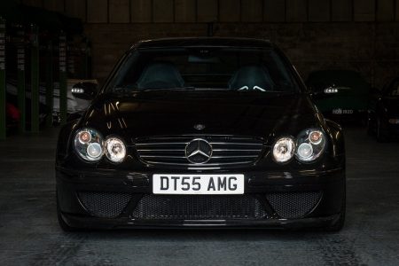 ¿Cuánto pagarías por un Mercedes CLK DTM AMG de 2004 con volante a la derecha?