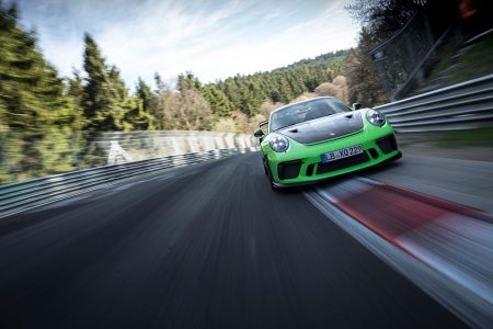 El Porsche 911 GT3 RS 2018 rompe los 7 minutos: Logra rodar en Nürburgring en 6:56.4