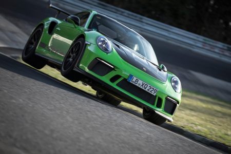 El Porsche 911 GT3 RS 2018 rompe los 7 minutos: Logra rodar en Nürburgring en 6:56.4