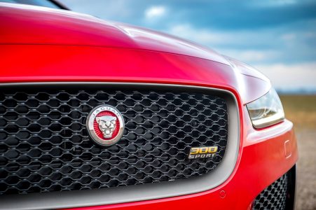 La edición limitada "300 Sport" aterriza en los Jaguar XE, XF y XF Sportbrake